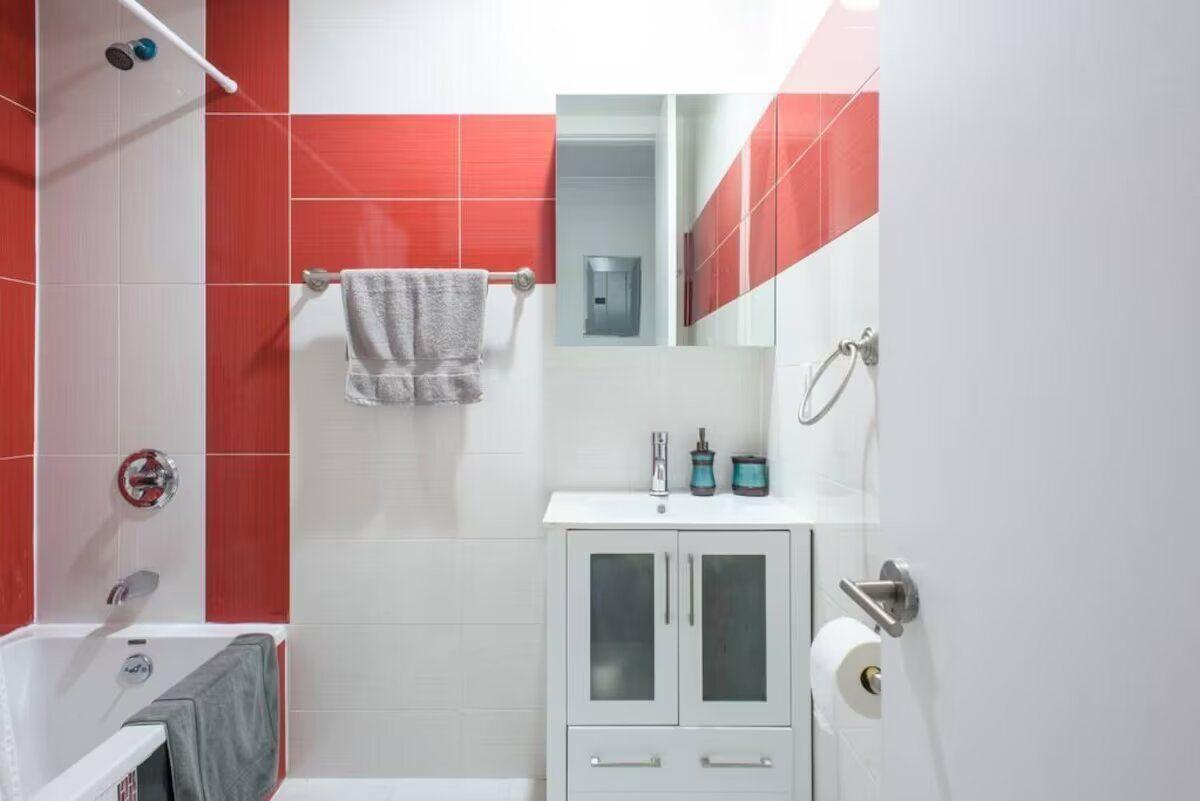 Convenient Studio One Bathroom Apartment