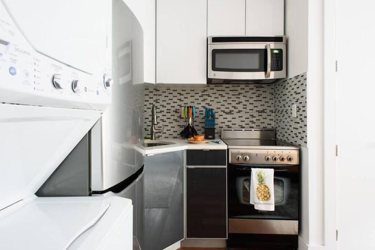 Convenient Studio One Bathroom Apartment